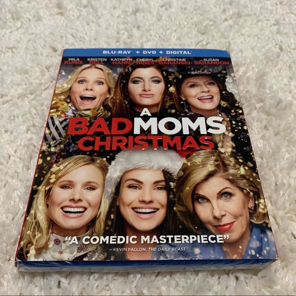 NEW A Bad Moms Christmas (Blu-ray + DVD + Digital) - Picture 2 of 11